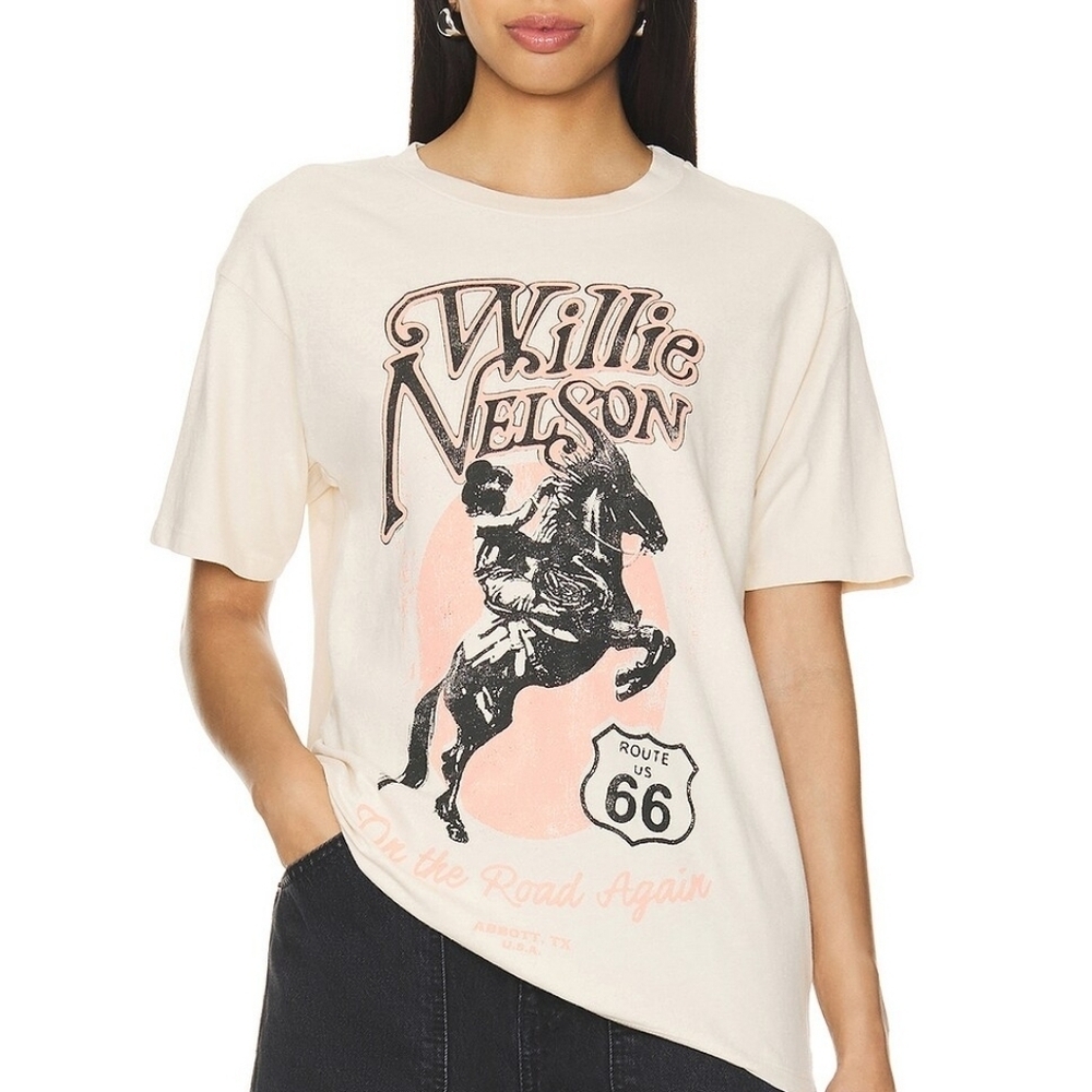 Daydreamer Women's Willie Nelson Route 66 Weekend Tee size medium NEW NWT